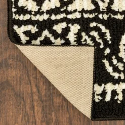 Broyhill Black & White Ornate Fascination Accent Rug -Home Furnishings Store 810557658 1