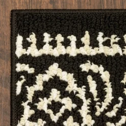 Broyhill Black & White Ornate Fascination Accent Rug -Home Furnishings Store 810557658 4
