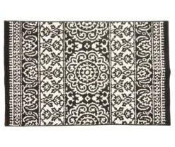 Broyhill Black & White Ornate Fascination Accent Rug -Home Furnishings Store 810557660
