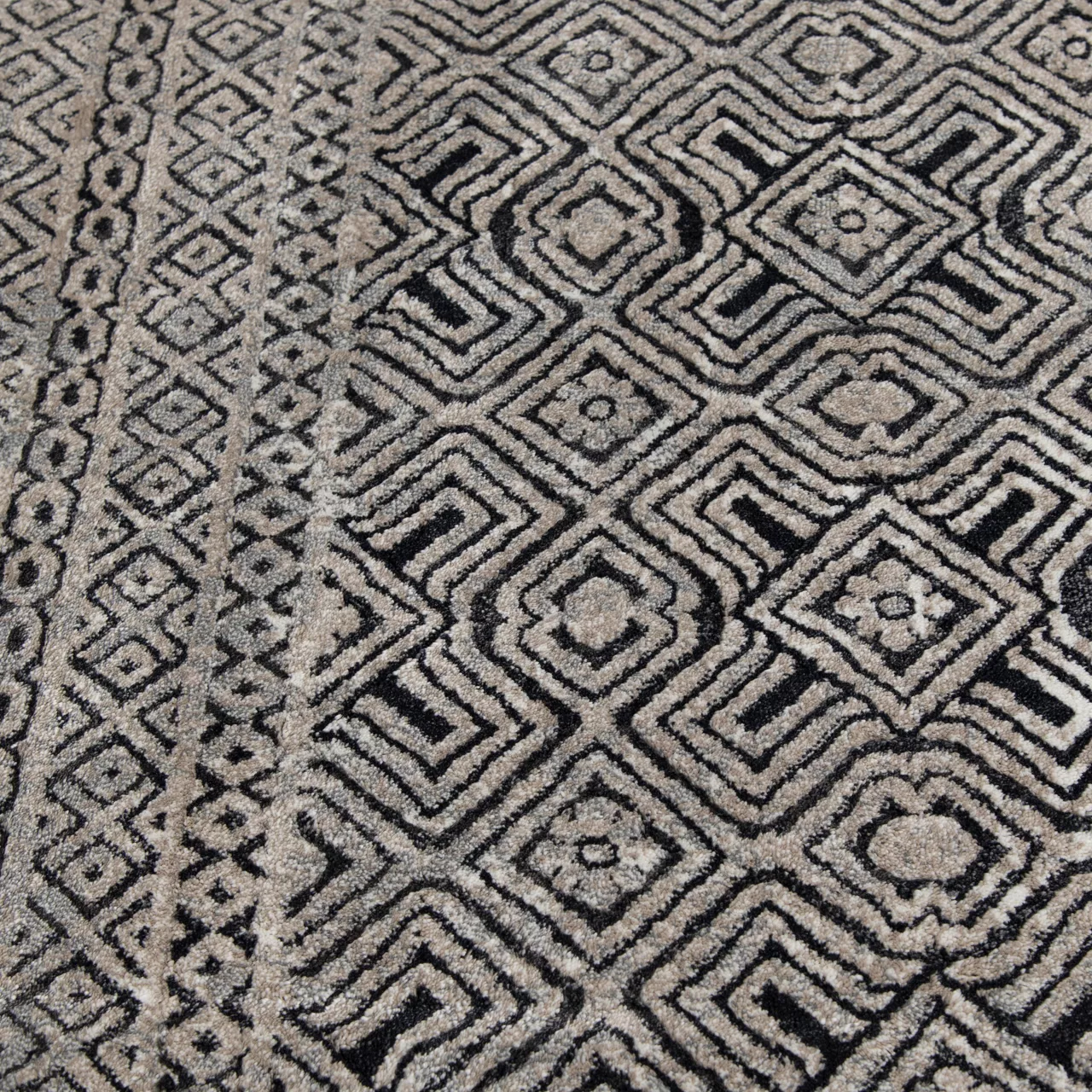 Colin Dark Blue & Whitecap Geometric Area Rug, (5' X 7') 6 Colin Dark Blue & Whitecap Geometric Area Rug, (5' X 7') - Image 6